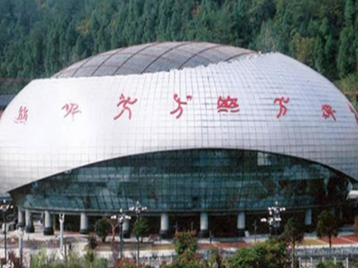 广丰县体育中心球形网架加工安装